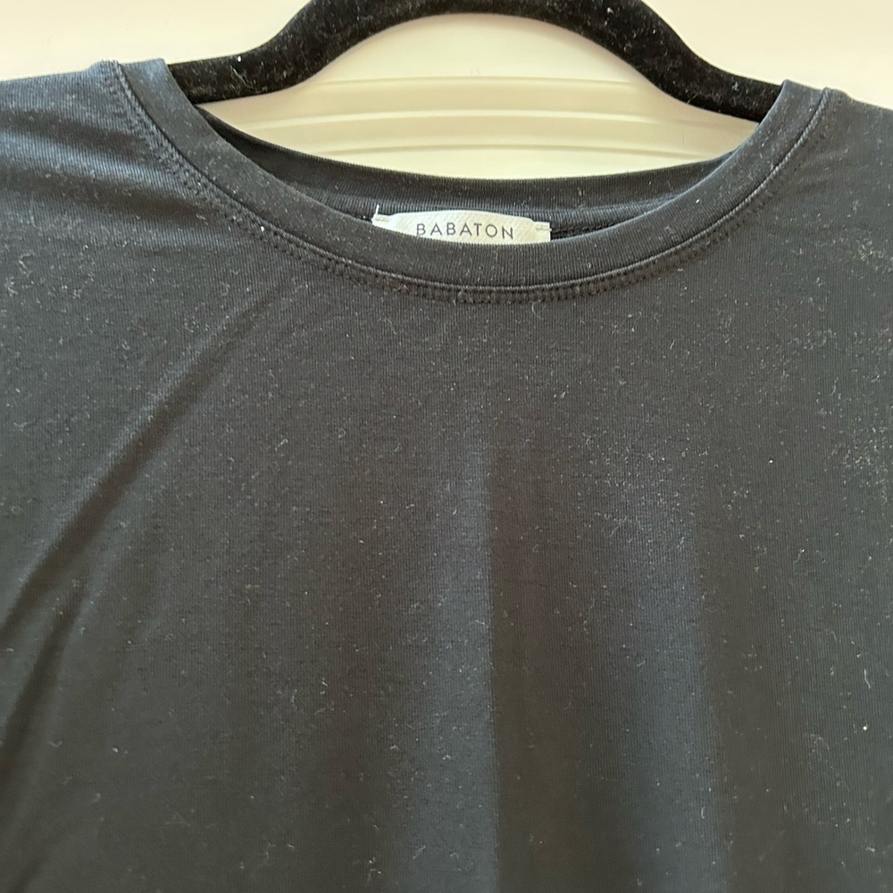 Aritzia Babaton black crewneck short sleeve in EUC. Quiet luxury. Classic - Picture 4 of 11